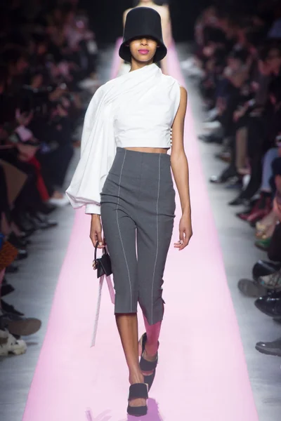 Look 27